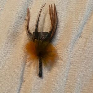 Elegant Brown Feather boutonnière Accessory